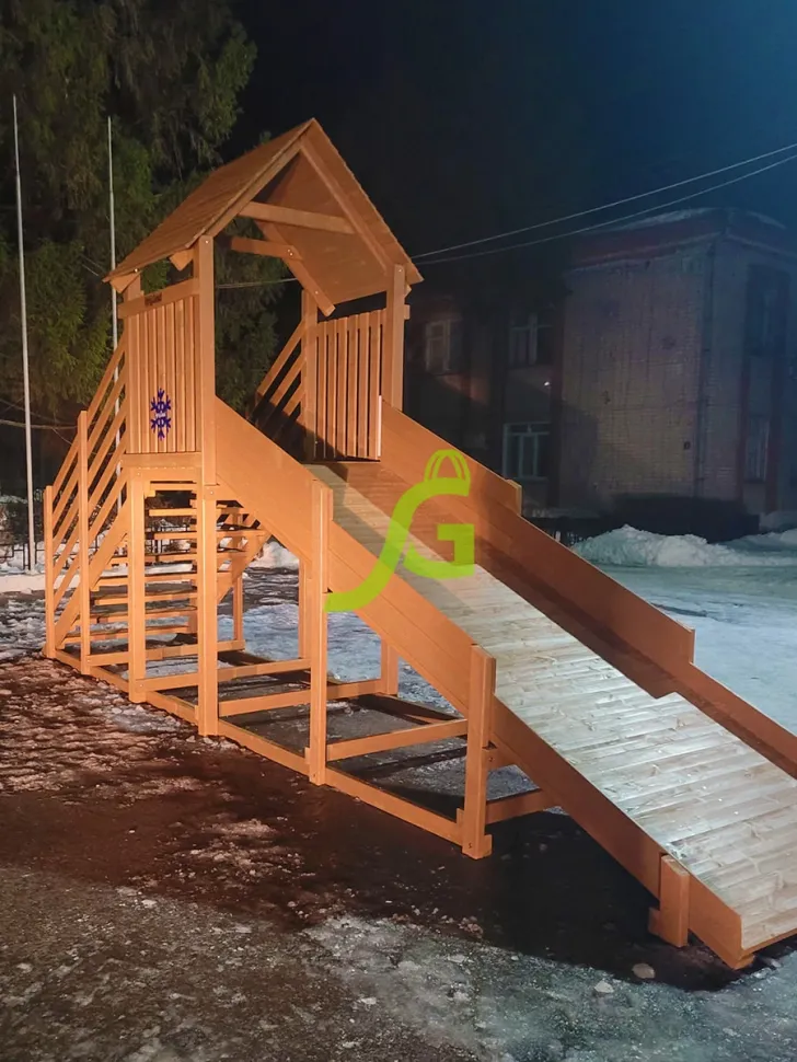 Заливная горка IgraGrad Snow Fox Start с крышей (скат 4 м)